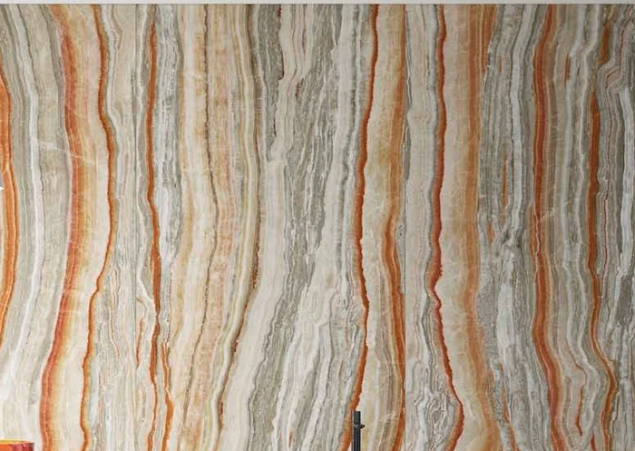 Onice Fantastico large-format porcelain surface, made in Italy