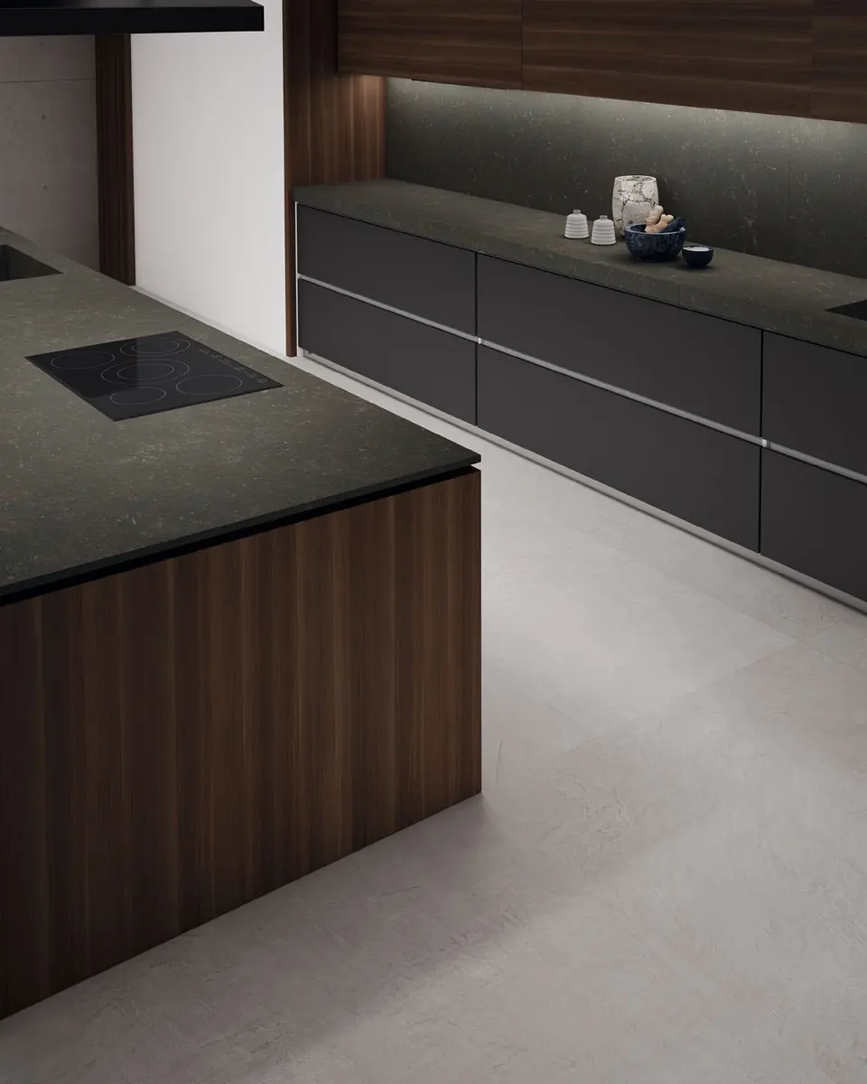 Porcelain island with a mitred edge in a finished kitchen